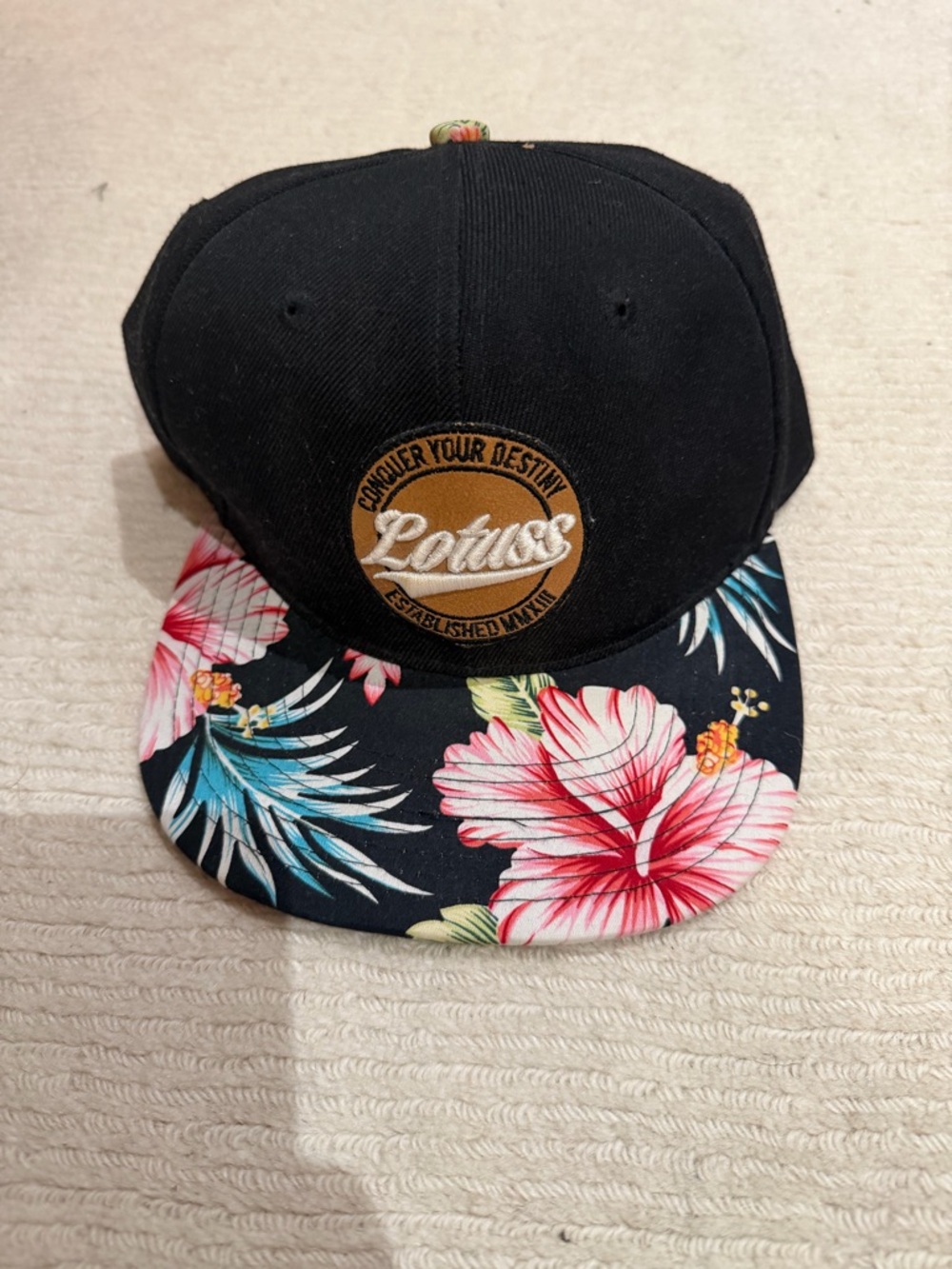 Lotuss Hat (Black/Multi Color)